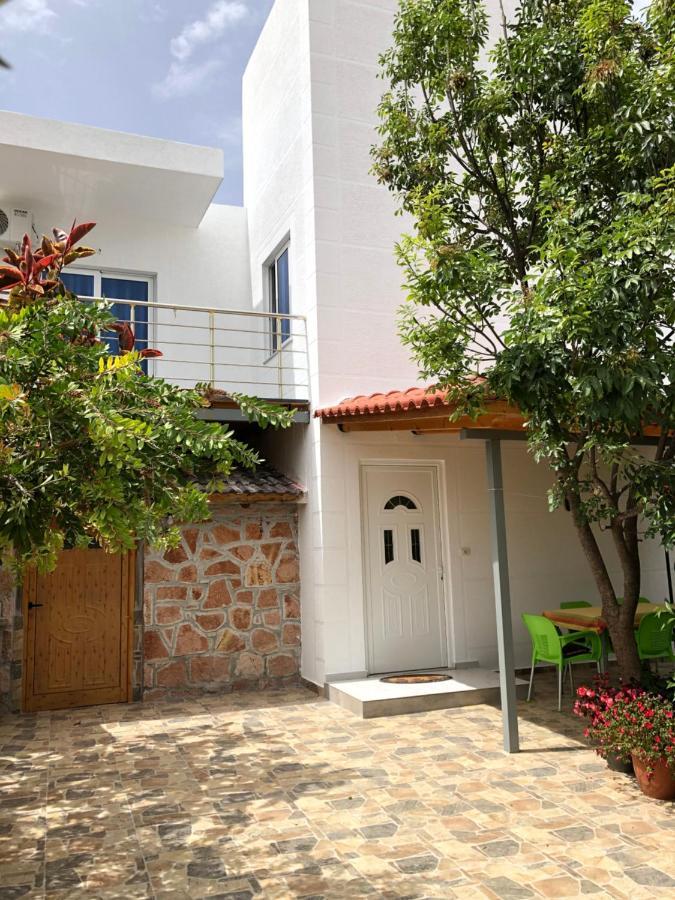 Olympia Guesthouse Ксаміл Екстер'єр фото